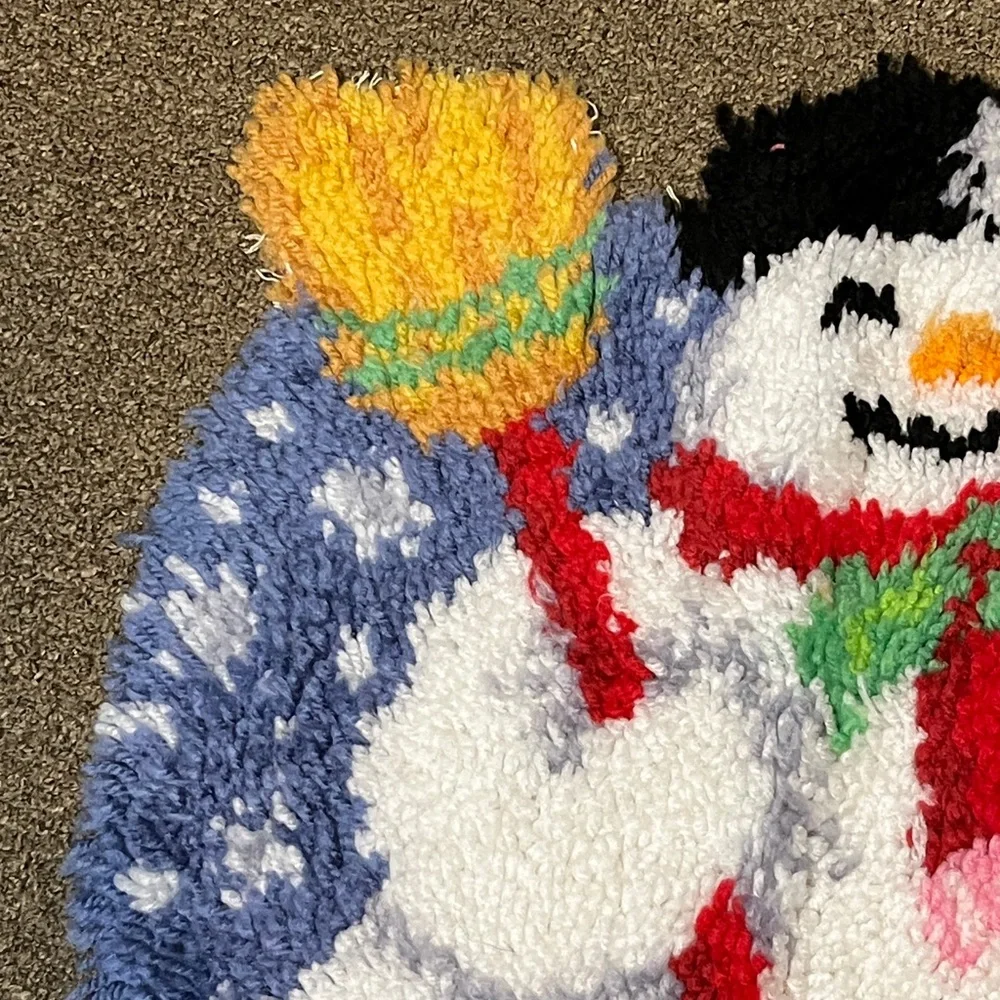Vintage 1980s Latch Hook Christmas Snowman Handmade Winter Wall Hanging Rug Mat - Picture 3 of 6